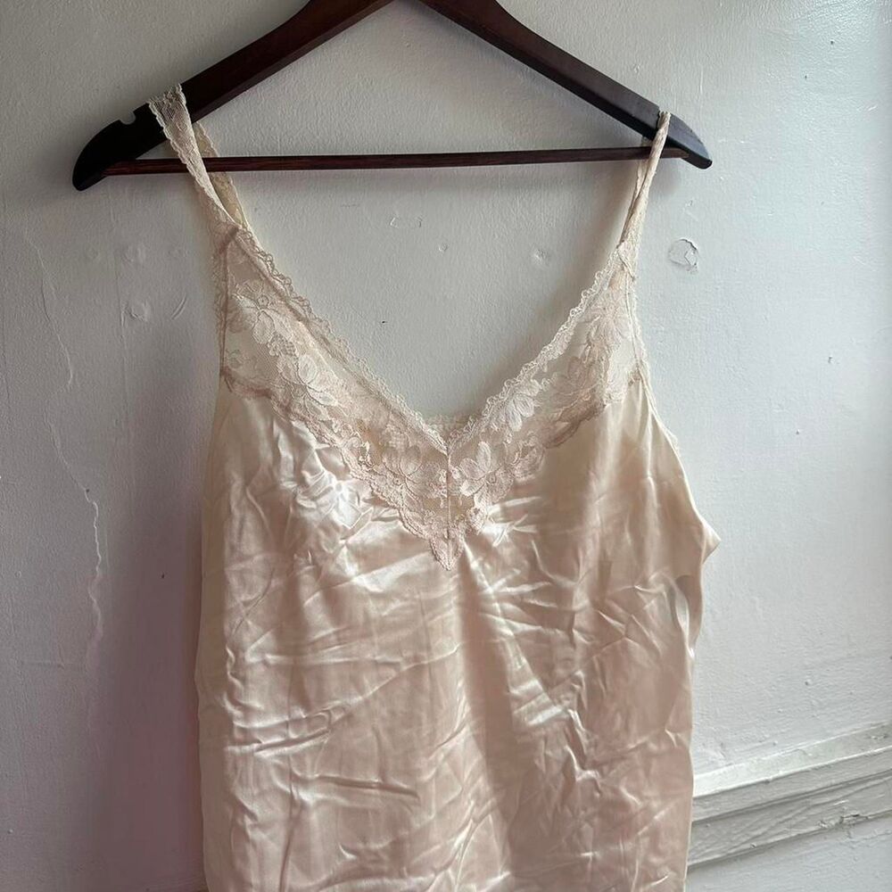Unbranded Women's Cream and White Vest - Picture 2 of 4